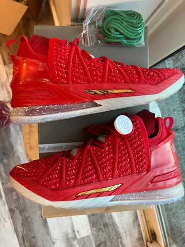 Nike LeBron 18 X-Mas in LA size 12