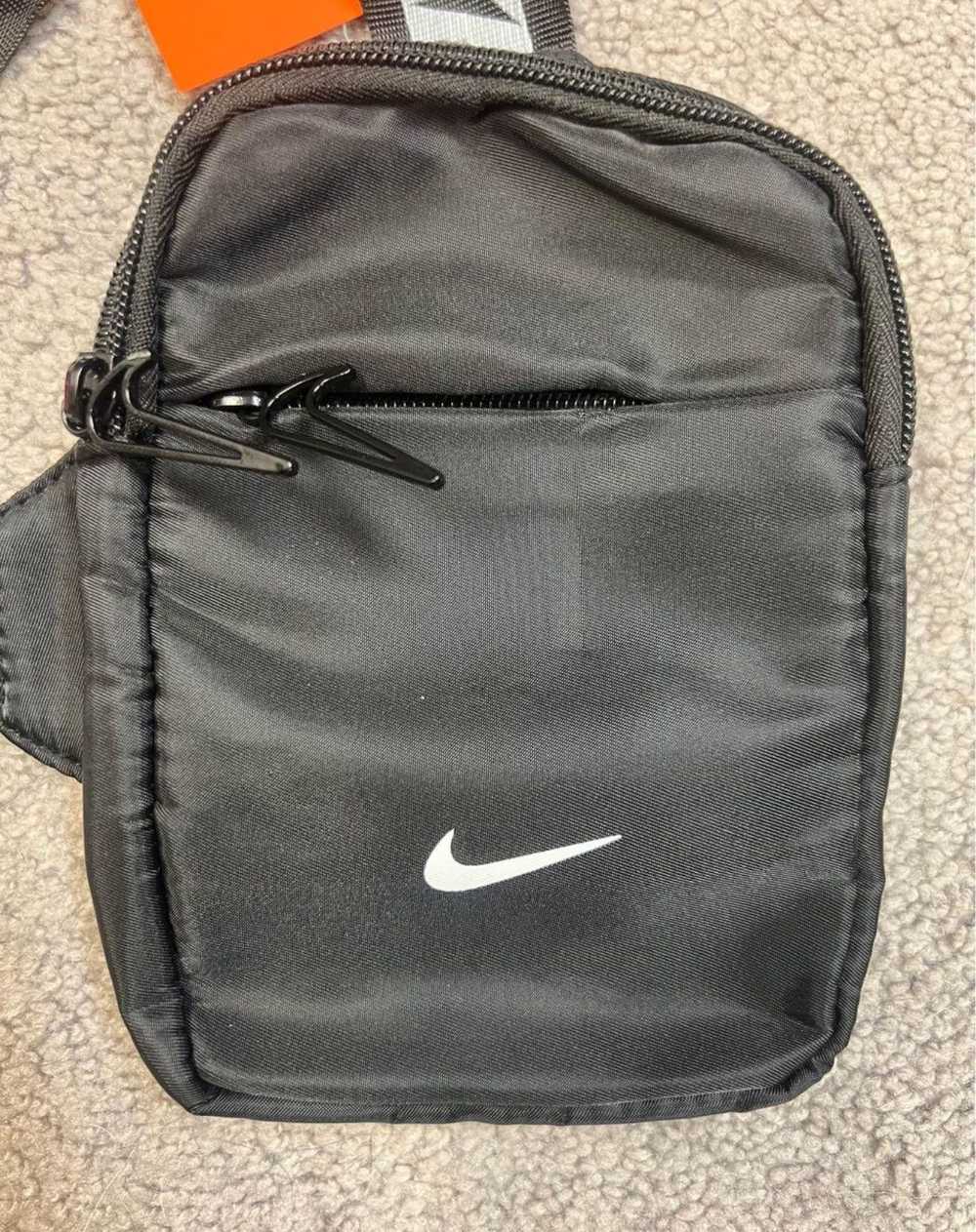 Nike Nike Crossbody Travel Bag 5x7 - image 3