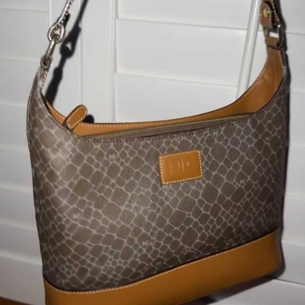 Nina Ricci giraffe print adjustable strap handbag - image 2