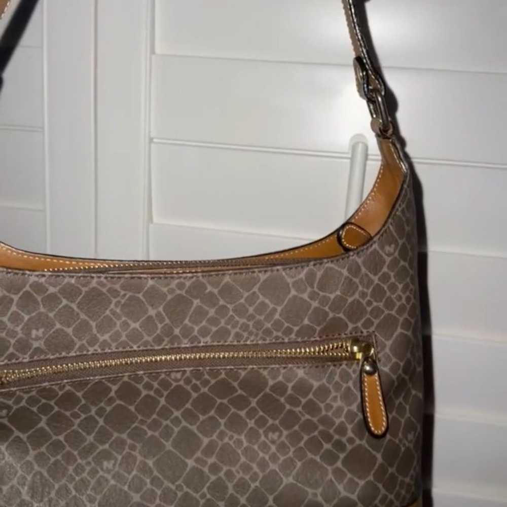 Nina Ricci giraffe print adjustable strap handbag - image 3