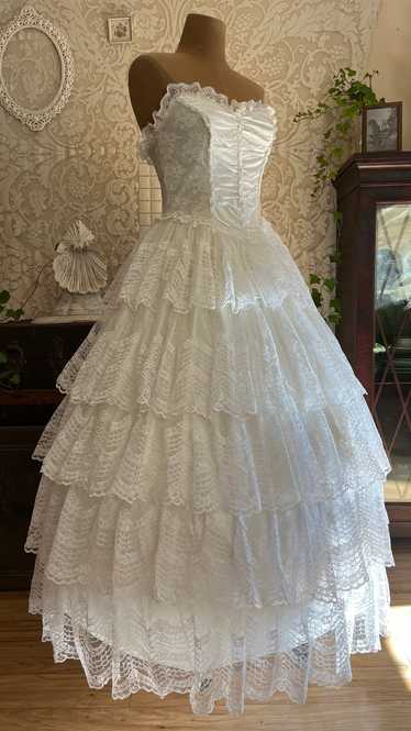 Beautiful 1980’s Vintage White Satin and Tiered La