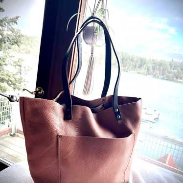 UNICORN outlets PLG SEDONA LARGE ZIP TOTE WITH TAN HANDLES