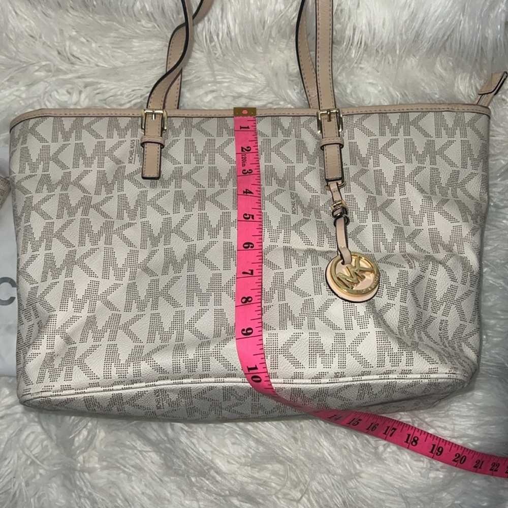 Like New Michael Kors Shoulder bag With matching … - image 10