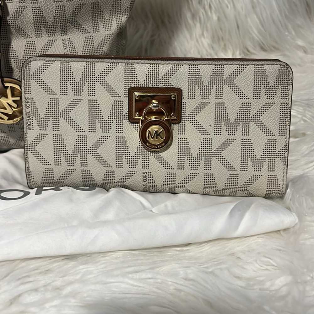 Like New Michael Kors Shoulder bag With matching … - image 2