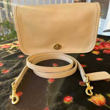 Vintage Coach store 9755 Penny Pocket Bone