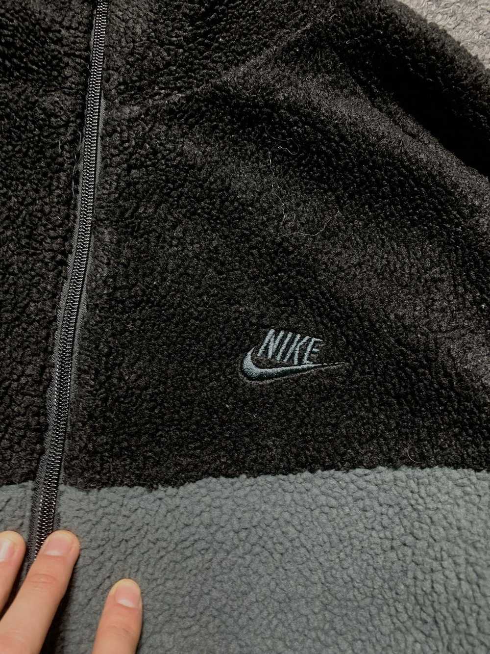 Nike × Streetwear Big Swoosh Reversible Sherpa Bo… - image 2