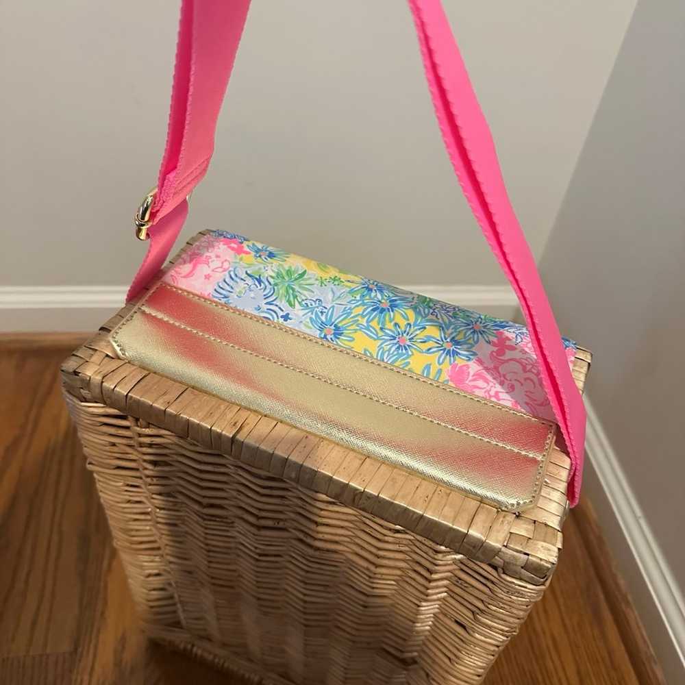 NWOT Lilly Pulitzer wicker wine basket - image 4