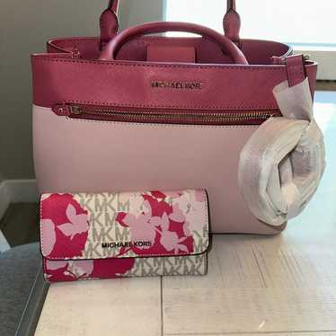 Michael Kors purse and wallet set