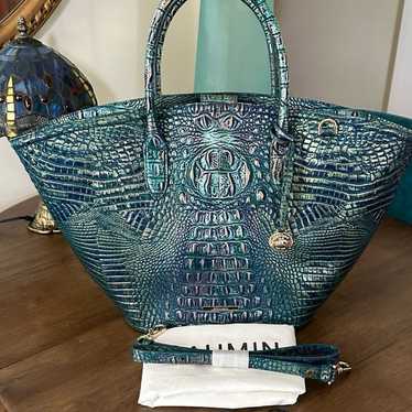 Brahmin on sale Dragon Vida