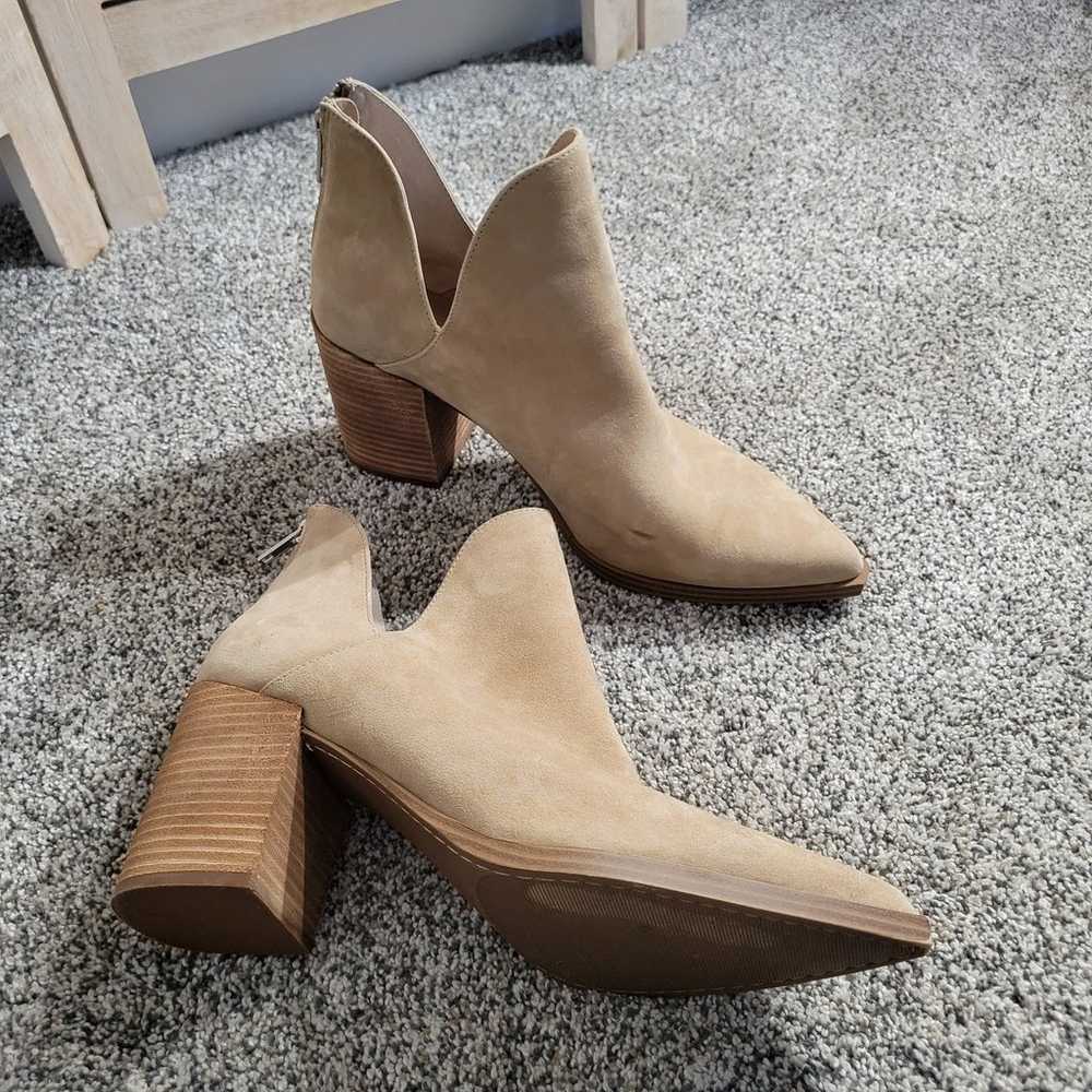 Steve Madden Cedar Beige Tan Ankle Suede Bootie B… - image 3