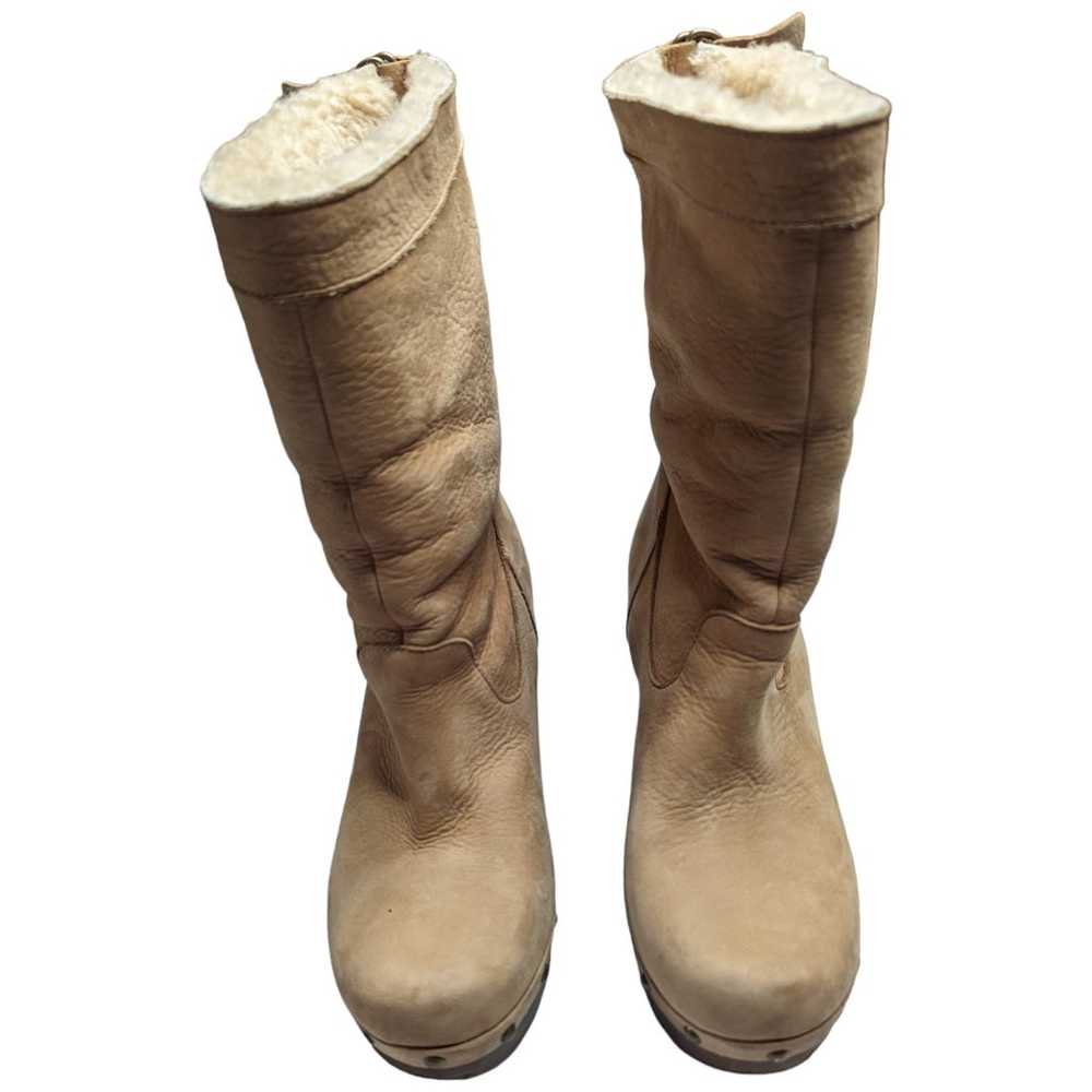 Ugg Carnegie Tan Nubuck Leather Shearling Lined S… - image 2