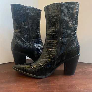 Chunky Heeled Point Toe Black Women Boots size 8.5 - image 1