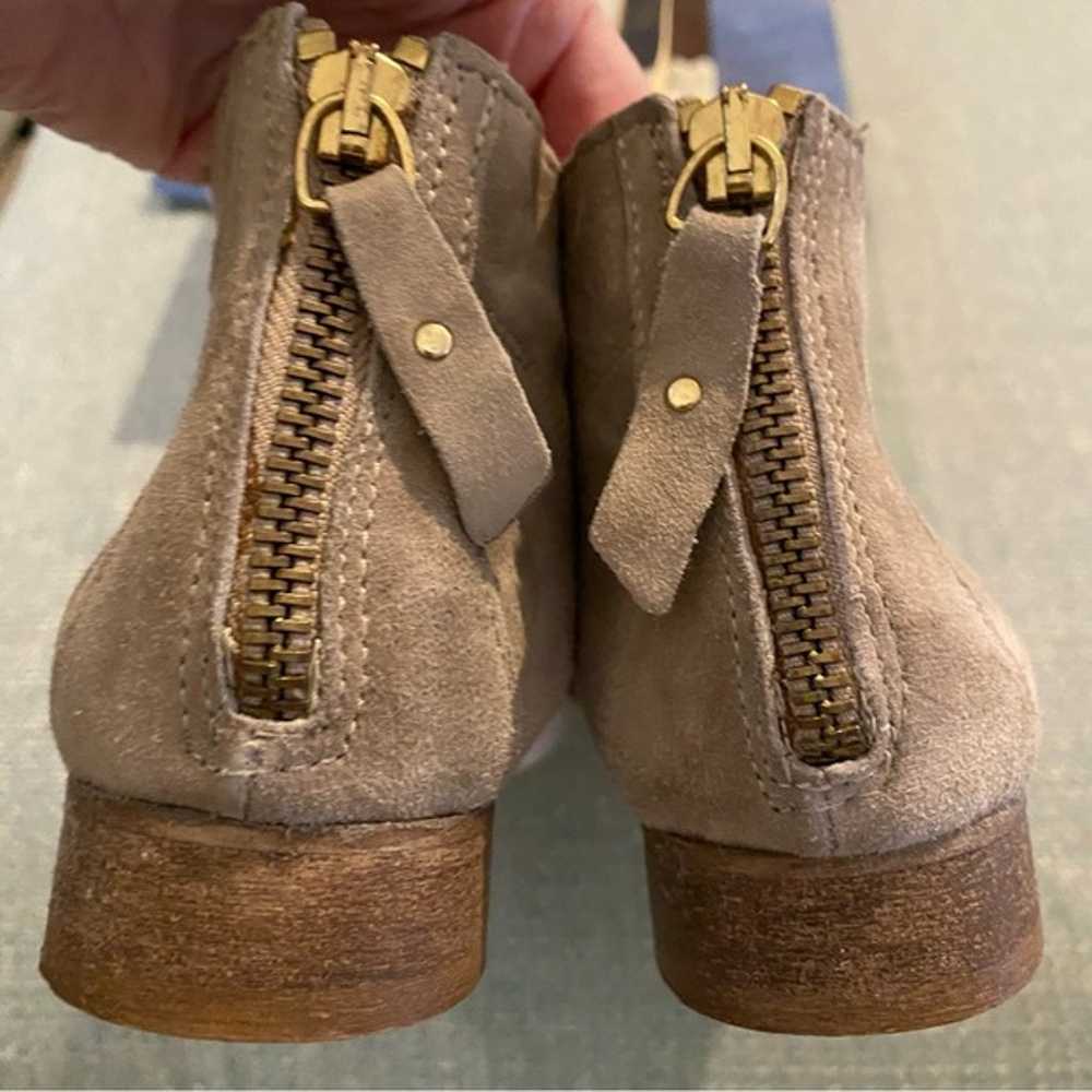 EUC Barneys New York Fawn Suede Booties 3/4 inch … - image 4