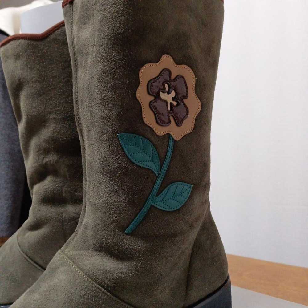 Olive green floral embroidered sheepskin boots Ma… - image 2