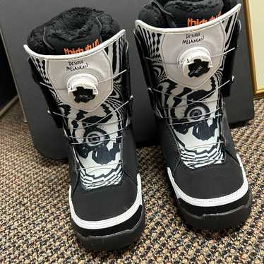 Snowboard boots