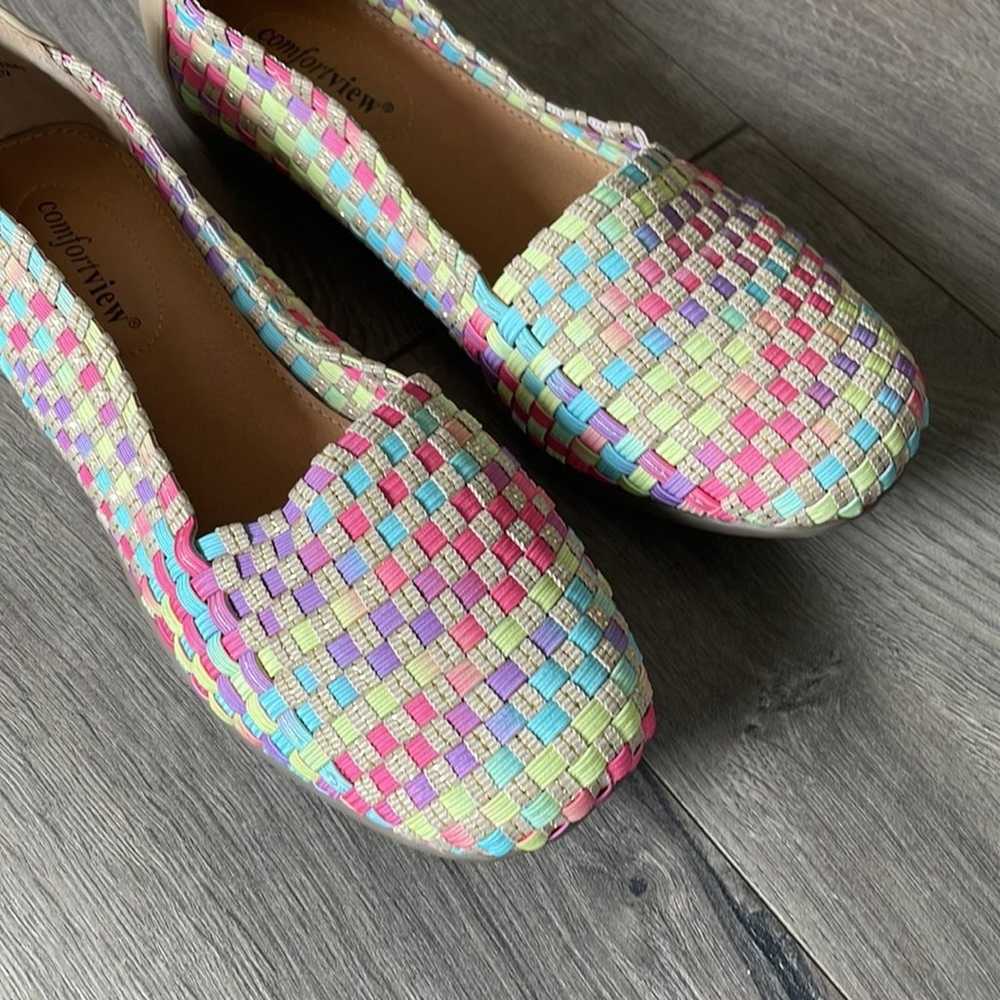 NWOT Comfortview Colorful Slip on Shoes Size 8W - image 3