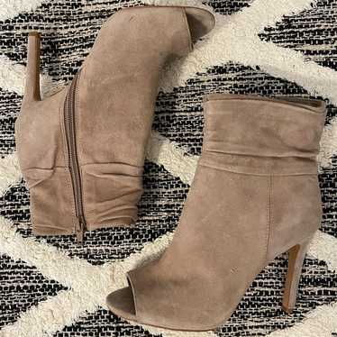 Vince Camuto Keyna Wild Mushroom Beige Suede Peep… - image 1