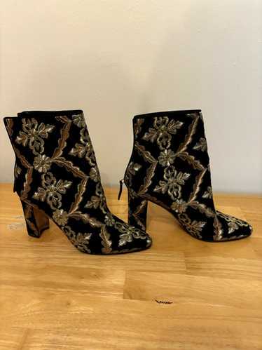 manolo blahnik isola