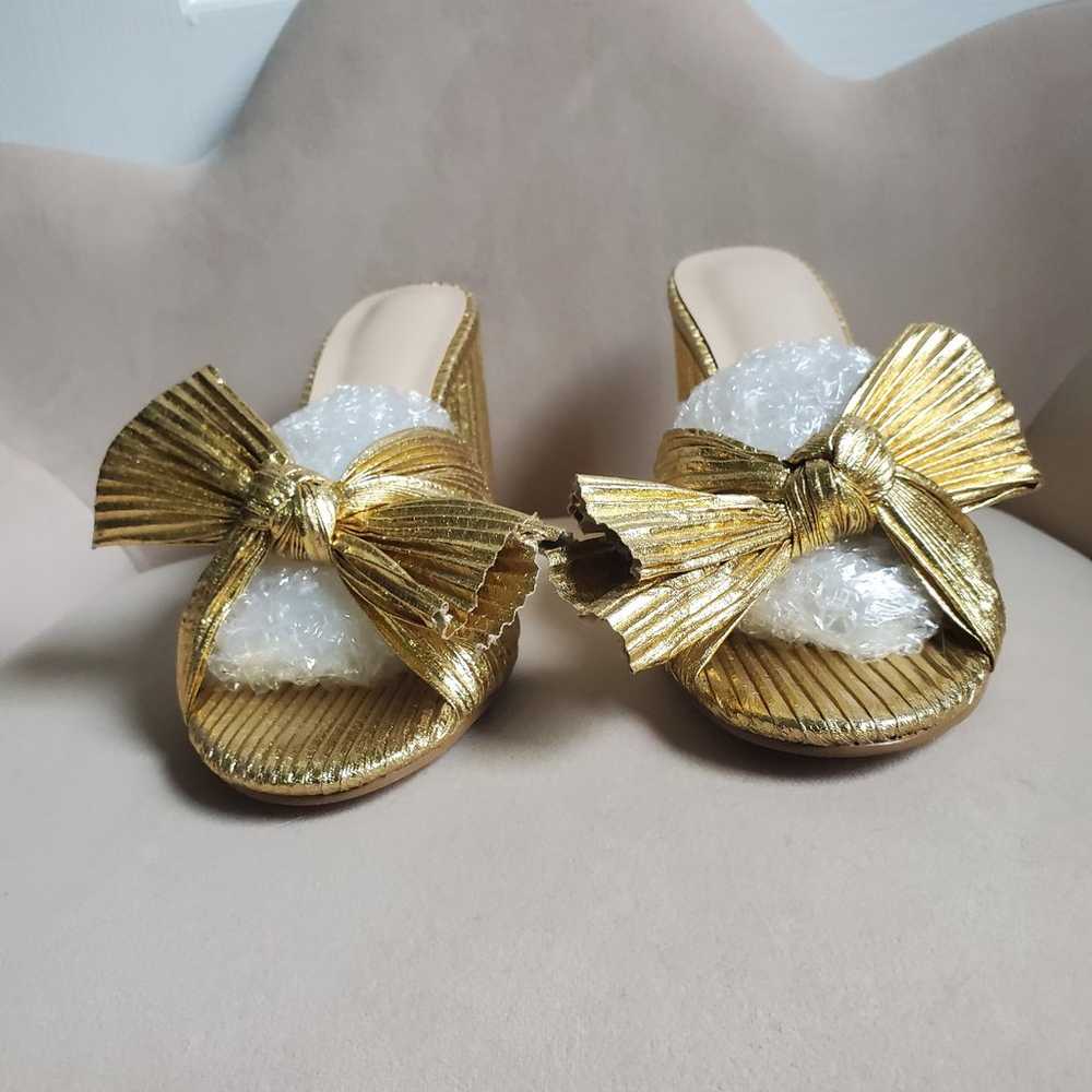 NWOB Gold Penny Knot Mules 3.5 Inch Heel Size 40E… - image 2