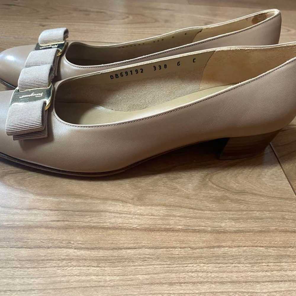 Salvatore Ferragamo pumps in beige - image 2