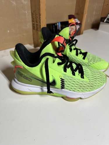 Lebron witness 5 size - Gem