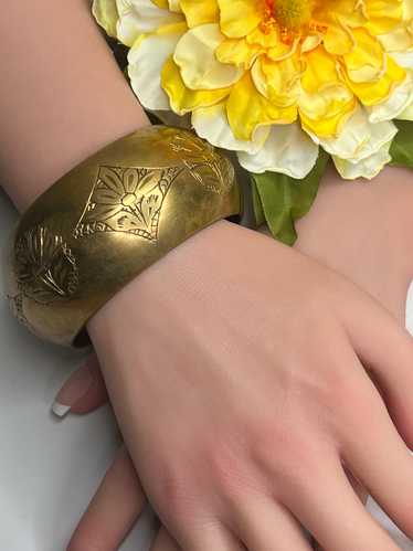 Vintage Wide Brass Chunky Engraved Flower Bangle B