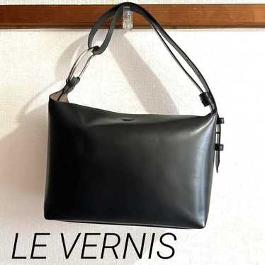 LE VERNIS Le Vernis Pear Shoulder Bag