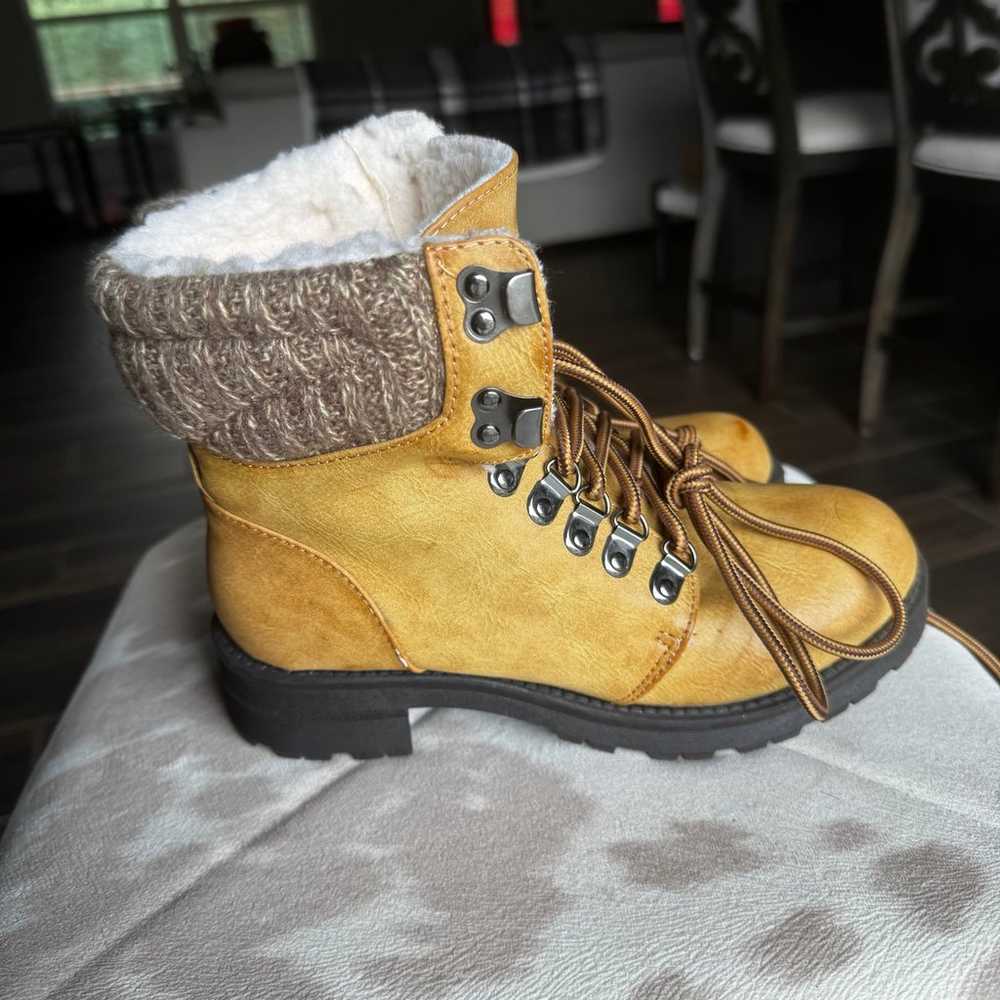 MIA Women’s Winter Boot - image 2