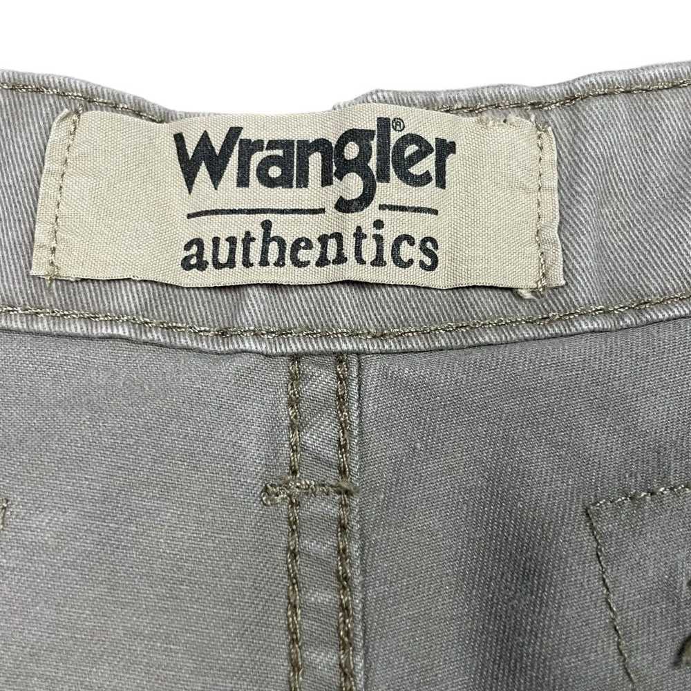 Wrangler Wrangler Authentics 38 Shorts Gray Cargo… - image 3