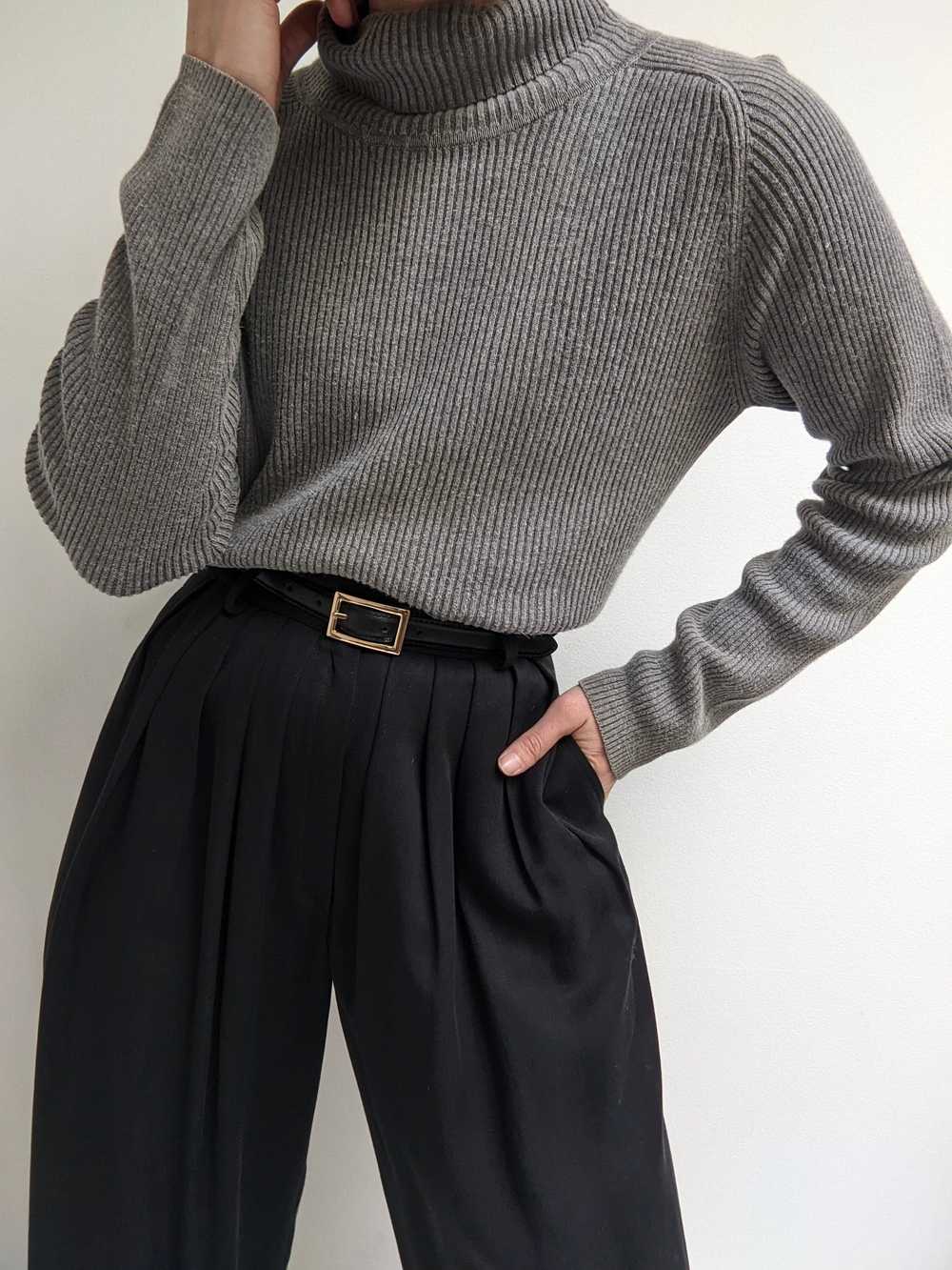 90s Stone Ribbed Turtleneck - image 3