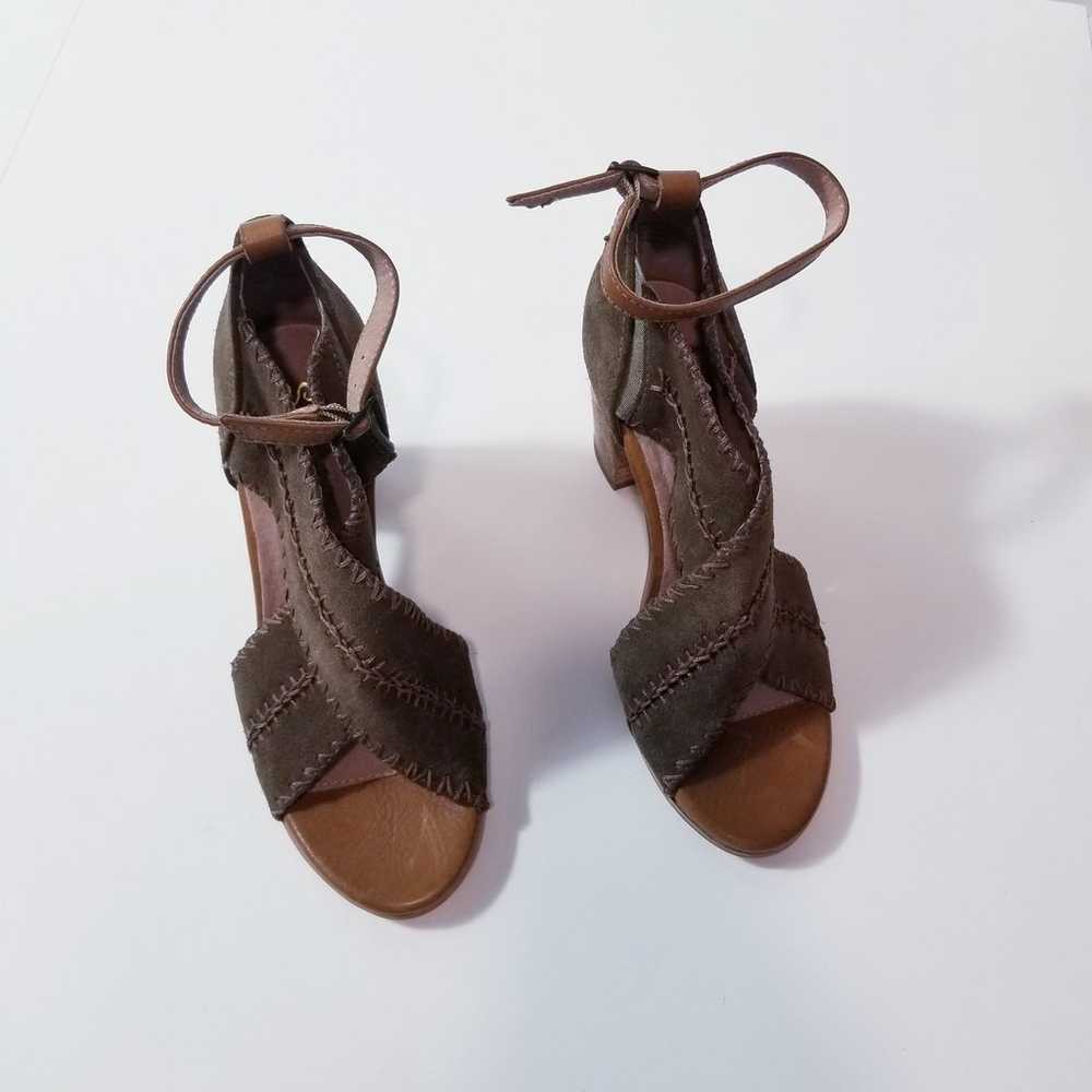 Seychelles Criss Cross Suede Ankle Straps Block H… - image 10