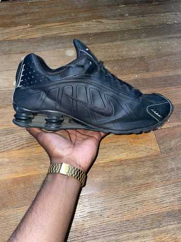 Nike NIKE Shox R4 “Triple Black”