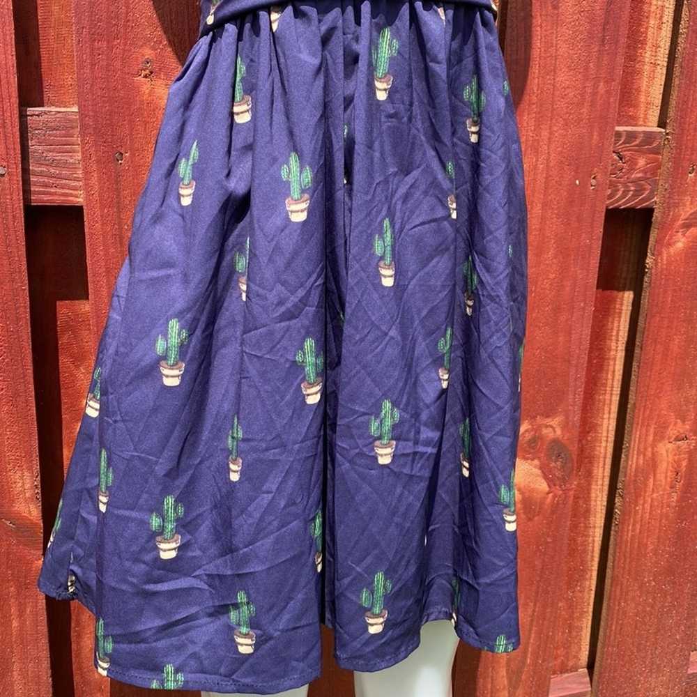 Beautiful Cactus Dress Size M - image 5