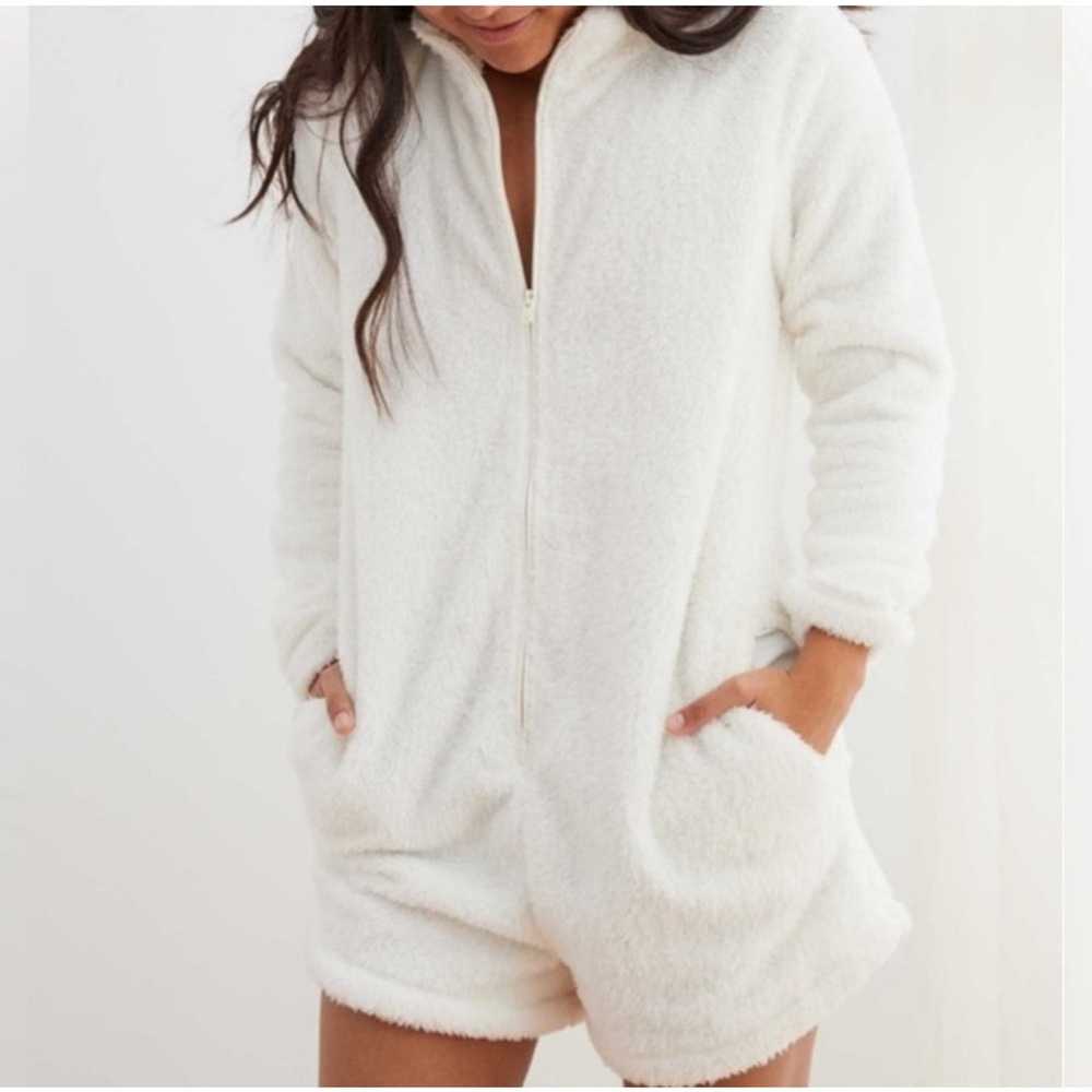 Aerie Fuzzy Sherpa White Long Sleeve Romper Short… - image 1