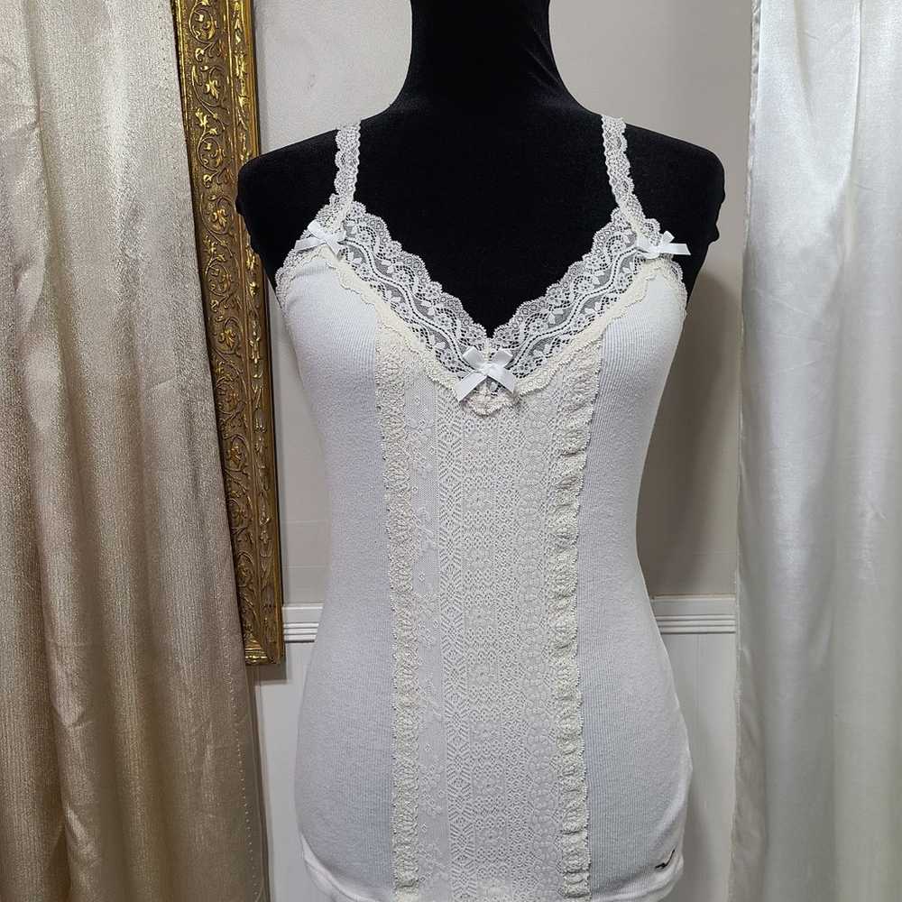 ♡ Y2k ♡ Hollister Lace Front White Cami Tank - image 1