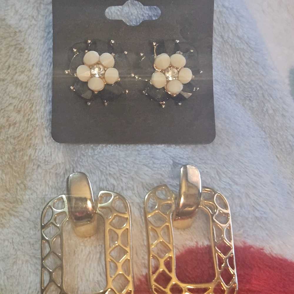 Two pair earrings - image 1