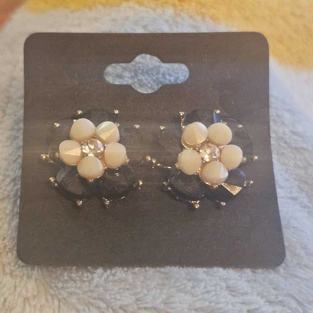 Two pair earrings - image 2