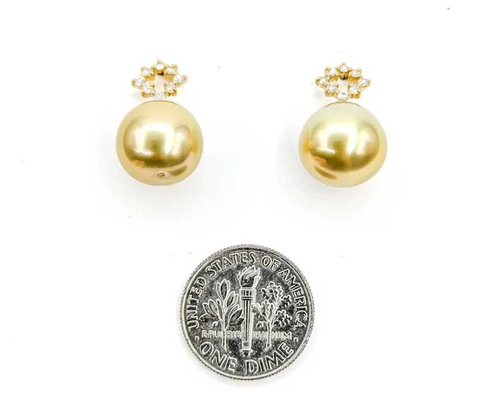 Timeless Golden Pearl and Diamond Earrings in 18k… - image 2