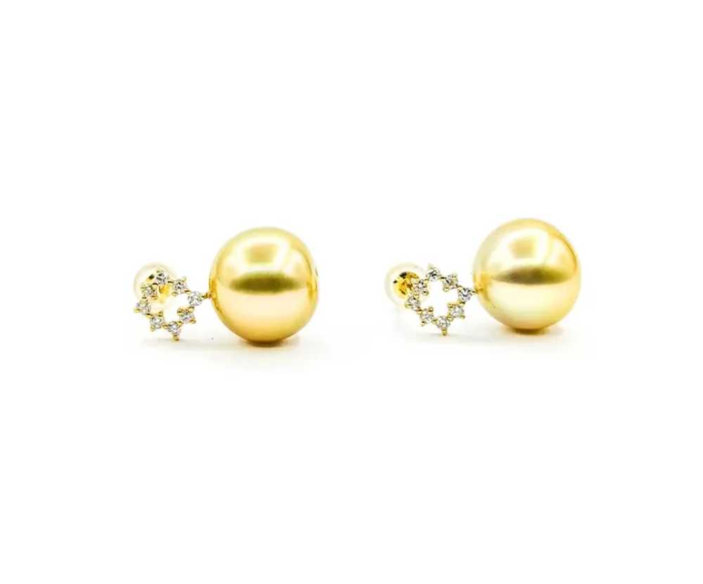 Timeless Golden Pearl and Diamond Earrings in 18k… - image 3