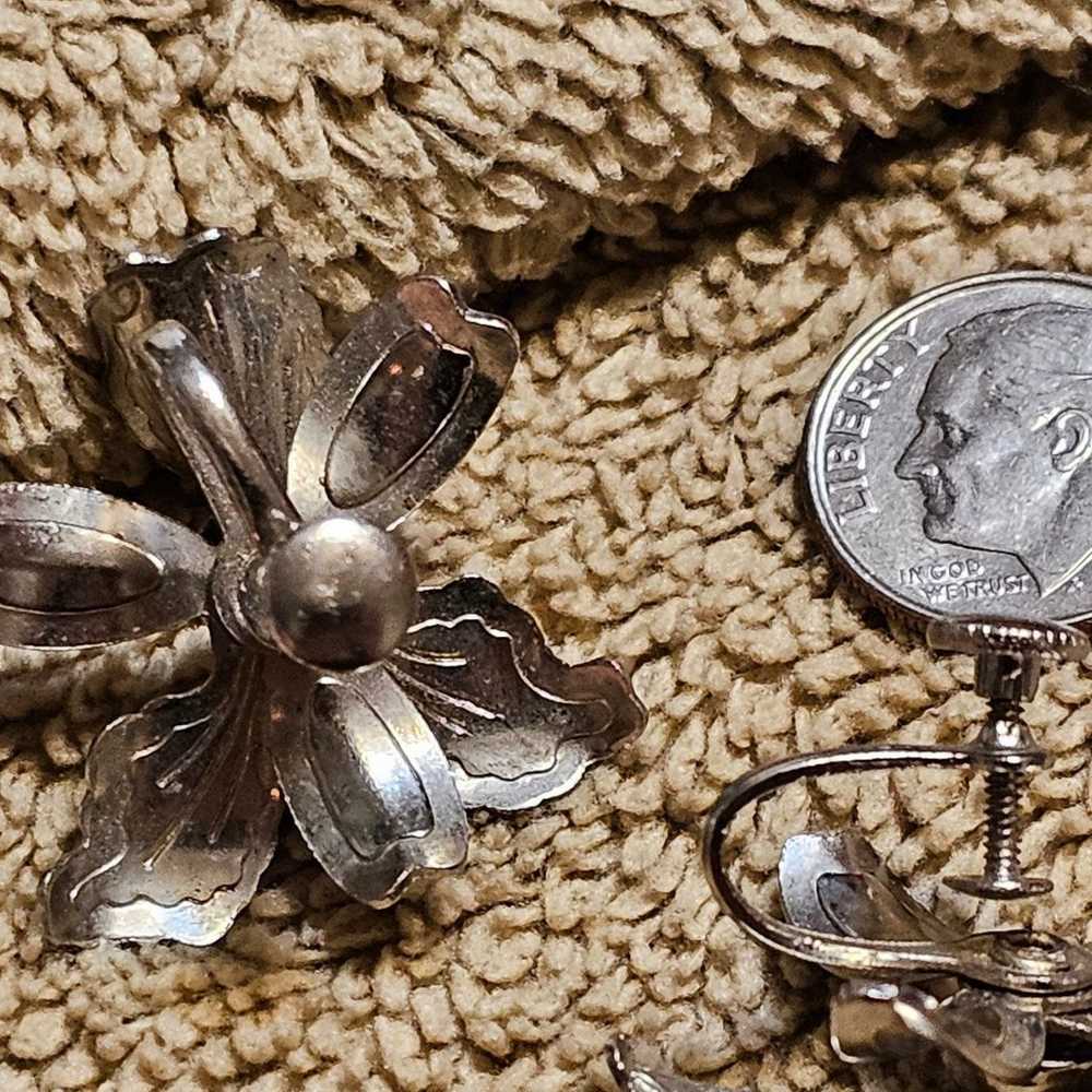 VINTAGE 1950s Estate Stainless Screw-back Orchid … - image 5