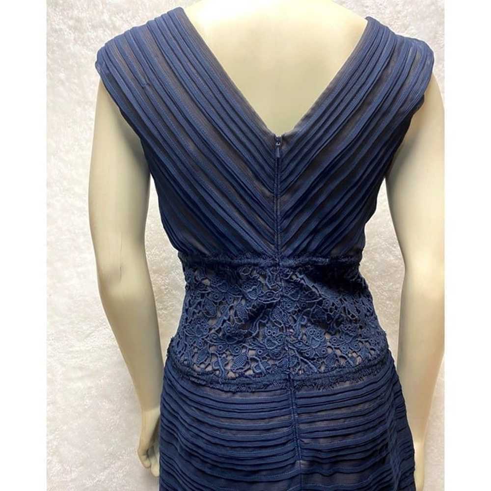 Tadashi Shoji Navy Chiffon Pleated V-Neck Sheath … - image 6