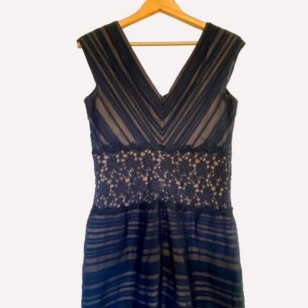 Tadashi Shoji Navy Chiffon Pleated V-Neck Sheath … - image 9