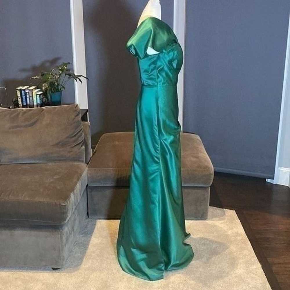 Women’s Green One Shoulder Full Length Mermaid Fi… - image 3