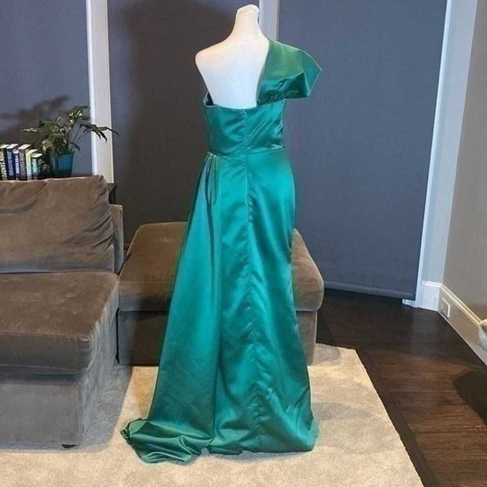 Women’s Green One Shoulder Full Length Mermaid Fi… - image 4