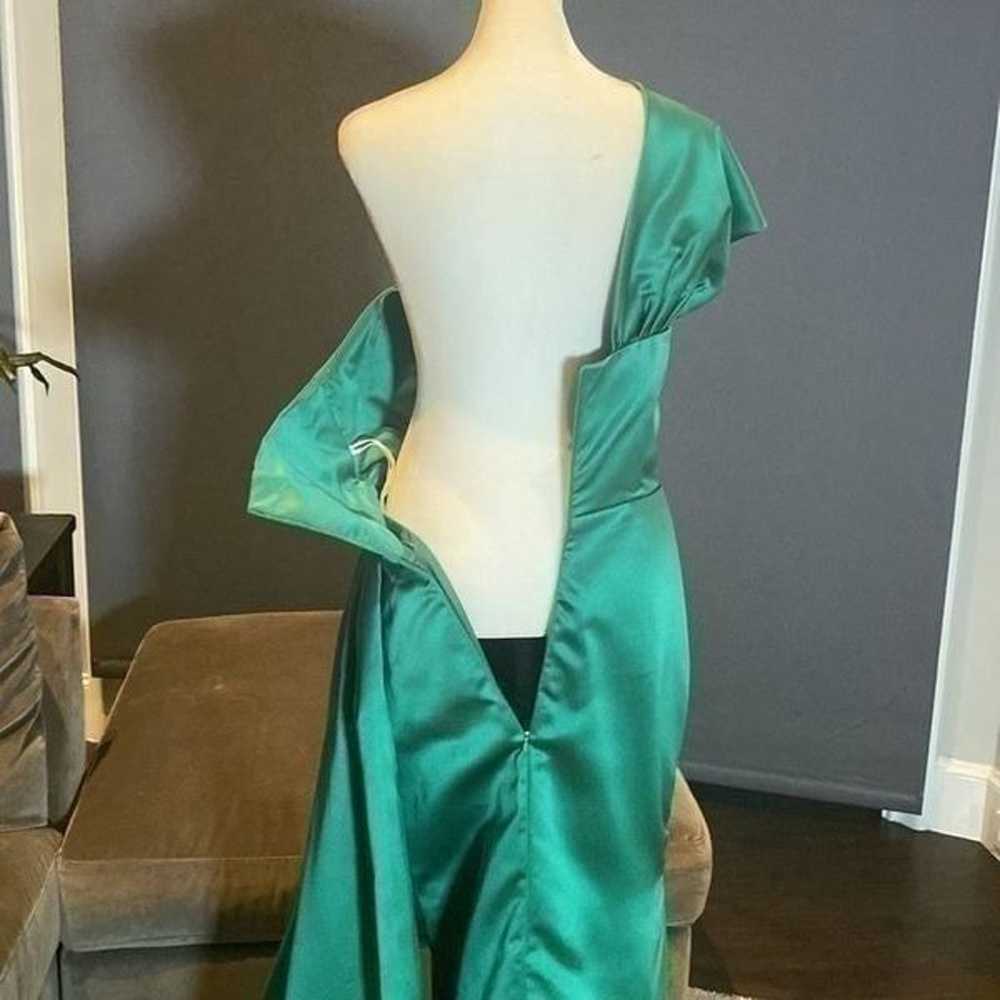 Women’s Green One Shoulder Full Length Mermaid Fi… - image 6