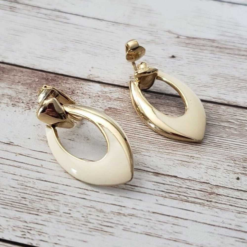 Vintage Clip On Earrings Cream & Gold Tone Fancy … - image 2