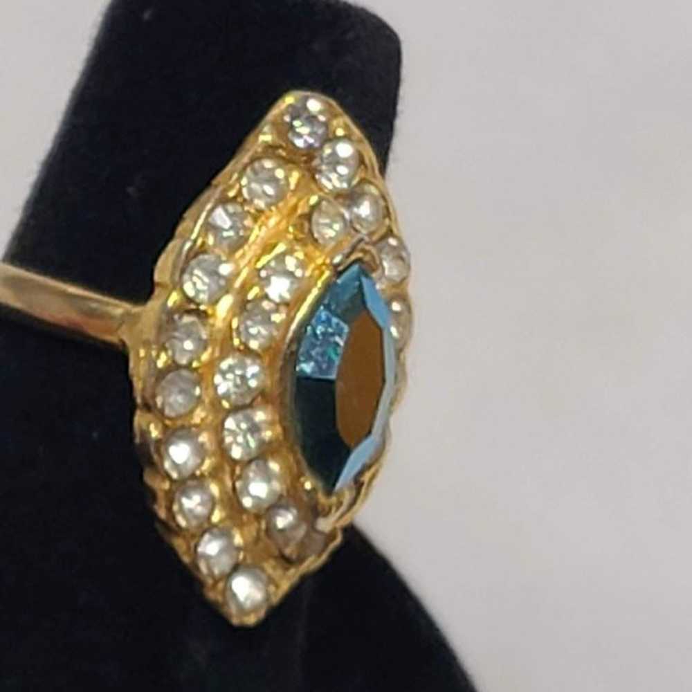 Vintage Gold-Tone Ring With Clear & Teal Rhinesto… - image 5