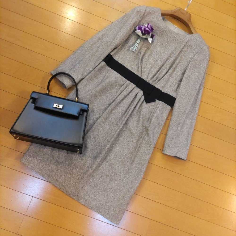 Gray long-sleeve dress with black ribbon. - image 1