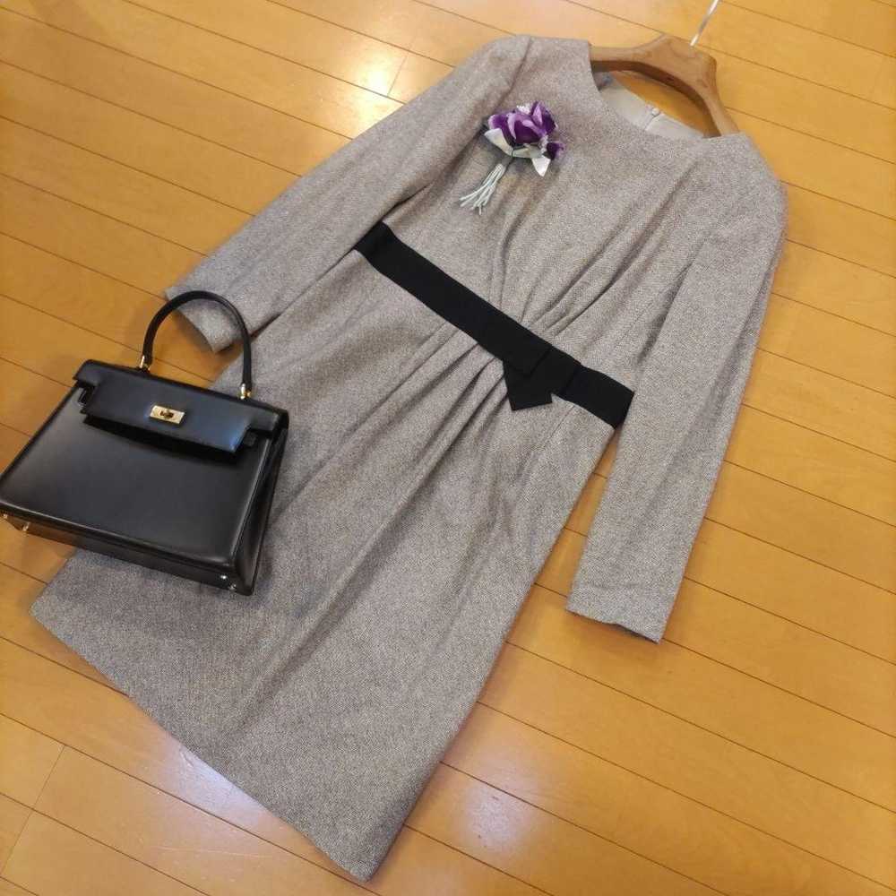 Gray long-sleeve dress with black ribbon. - image 2