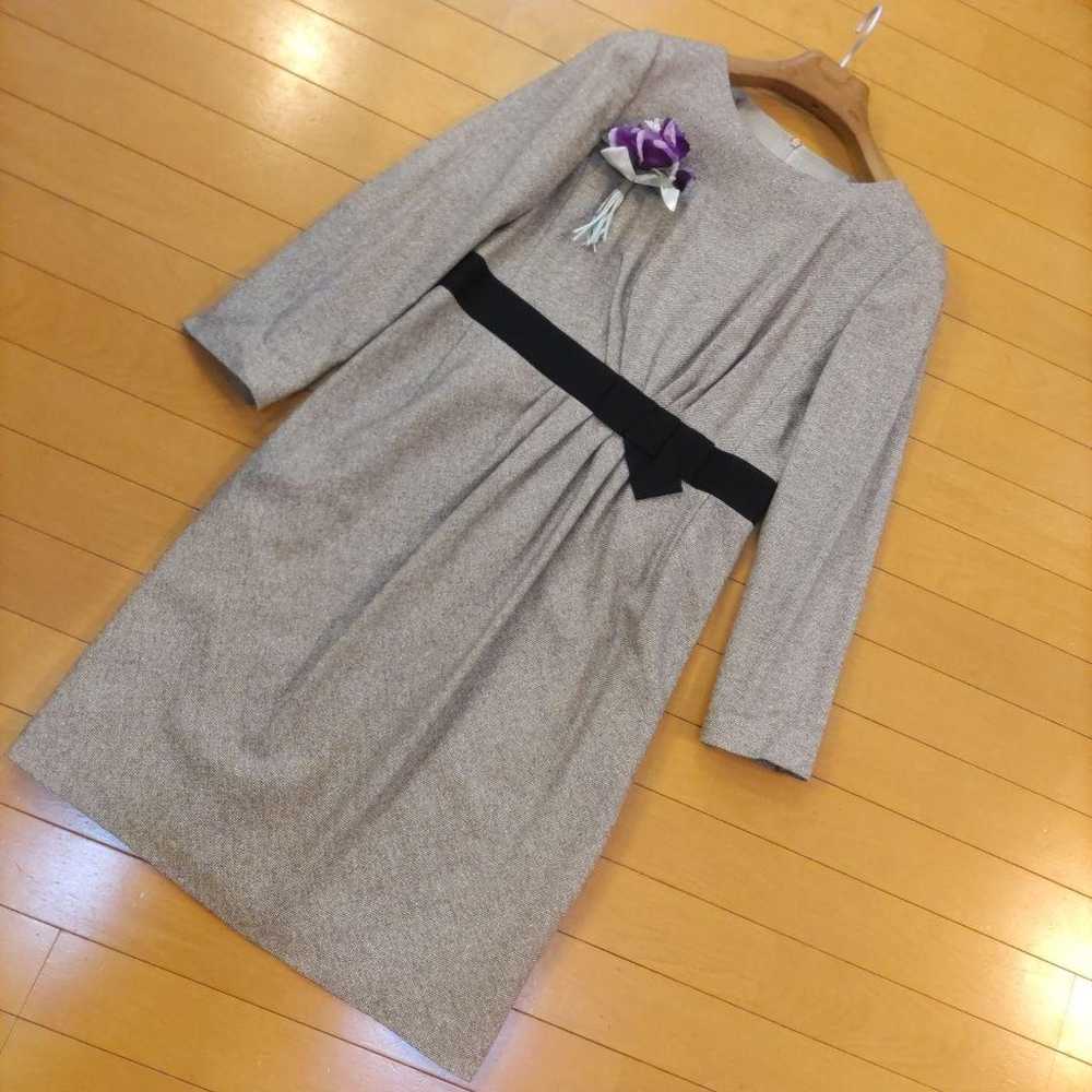 Gray long-sleeve dress with black ribbon. - image 4